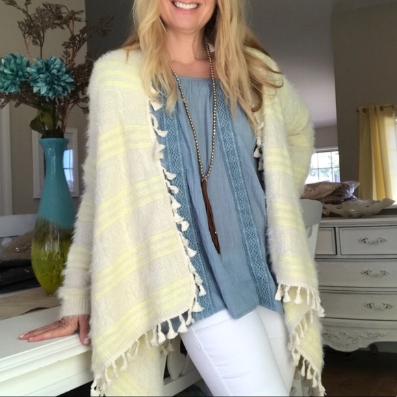 Dreamy Chic Sweater with Tassels ❄️ Sale  1 Left - Picture 2 of 6